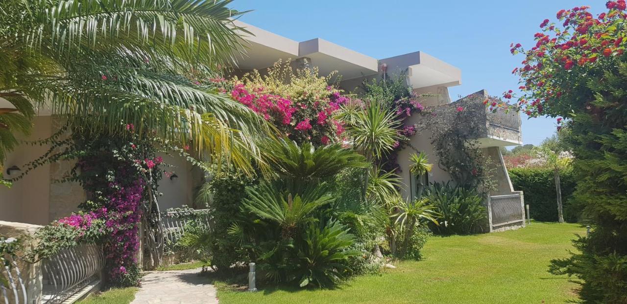 Palm Village Villasimius Exteriör bild