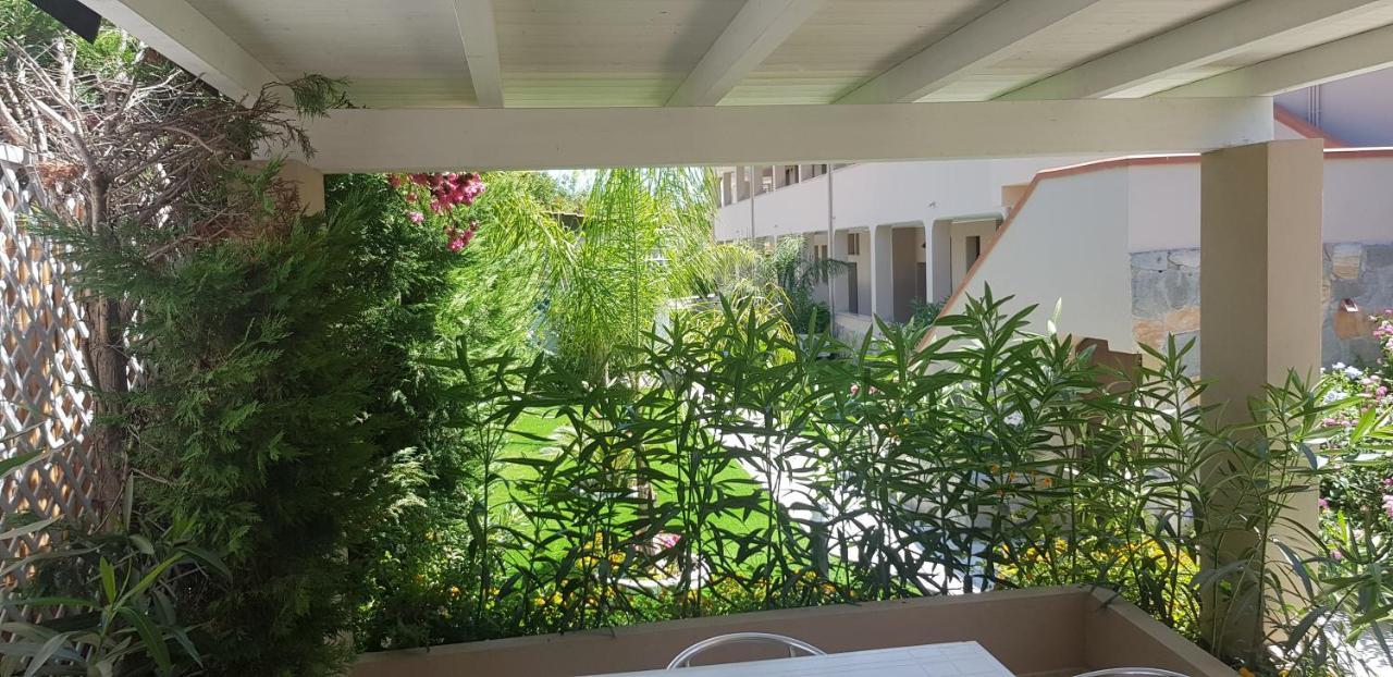 Palm Village Villasimius Exteriör bild
