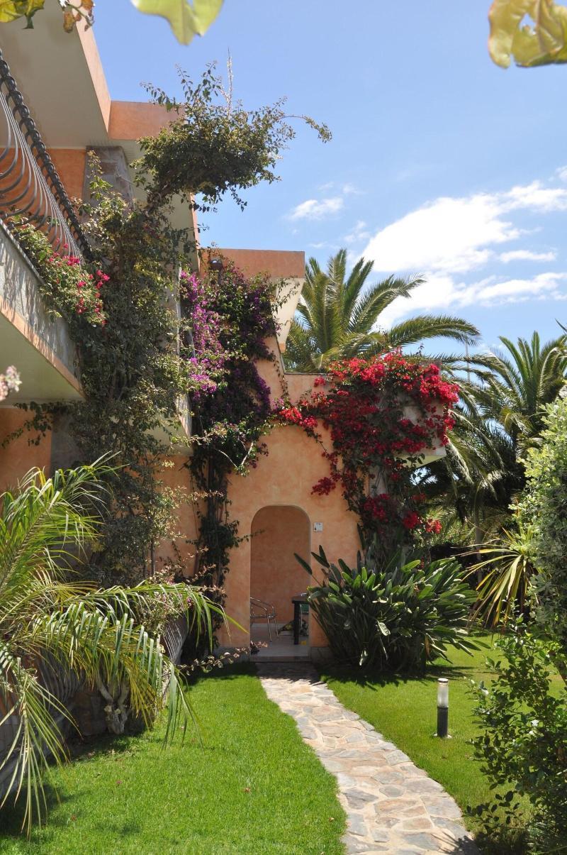 Palm Village Villasimius Exteriör bild