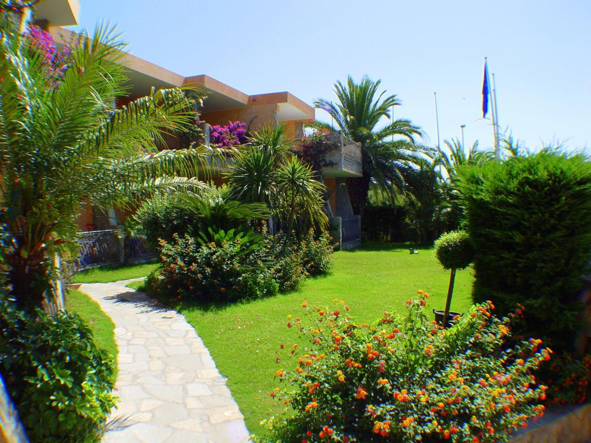 Palm Village Villasimius Exteriör bild